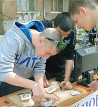 Бизнесът пише учебни планове