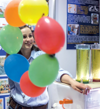 Лабораторните упражнения се завръщат в класните стаи