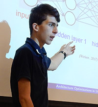 Българчета учат в школа за изявени таланти