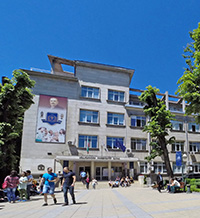 Над половината държавни висши училища вдигат такси