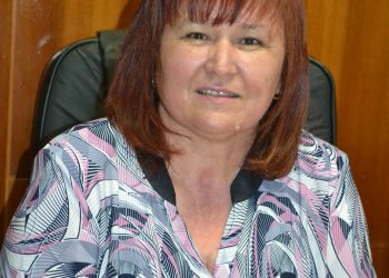 Отлагат празници, но не и уроци