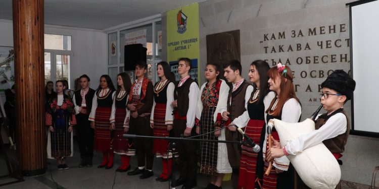 Училище за първенци