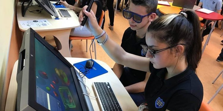 Лидери в дигиталното образование