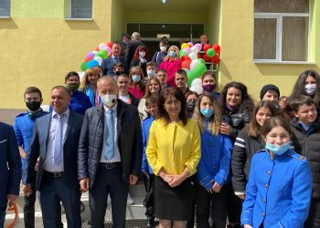 Училището в  с. Биркова с нова сграда