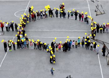 Първолаци програмират  пътя на пандата