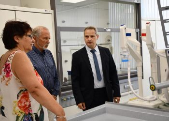 Модерна апаратура за иновативни полимери