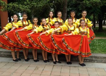 От детските школи  към голямата сцена