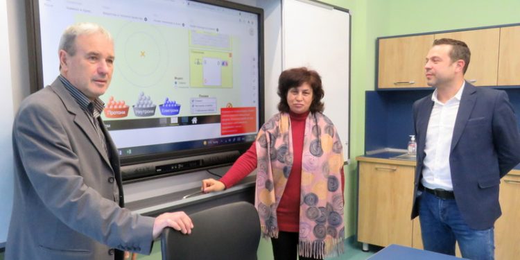 Бургаско училище  по модел на Харвард