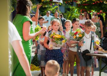 Удари първият звънец в Германия