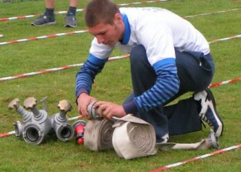 Айтоски огнеборци с купата  „Юлиян Манзаров“