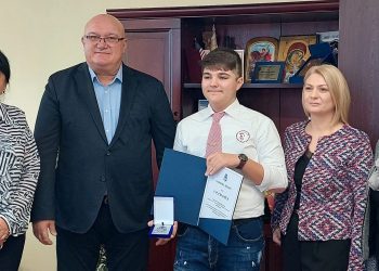 Златен медал за ученик от видинската Езикова