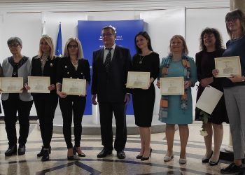 Да обучаваш в любов към познанието