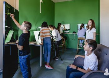 Неучебникарски за Ботев