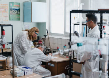 Приемат проекти за Х ученическа научна сесия