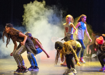 Завесата се вдига за езика на Гьоте и Шилер