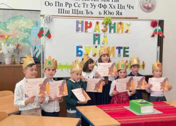 38 000 деца и ученици изучават  български език зад граница