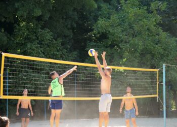 600 студенти участват  в „Летен университет“