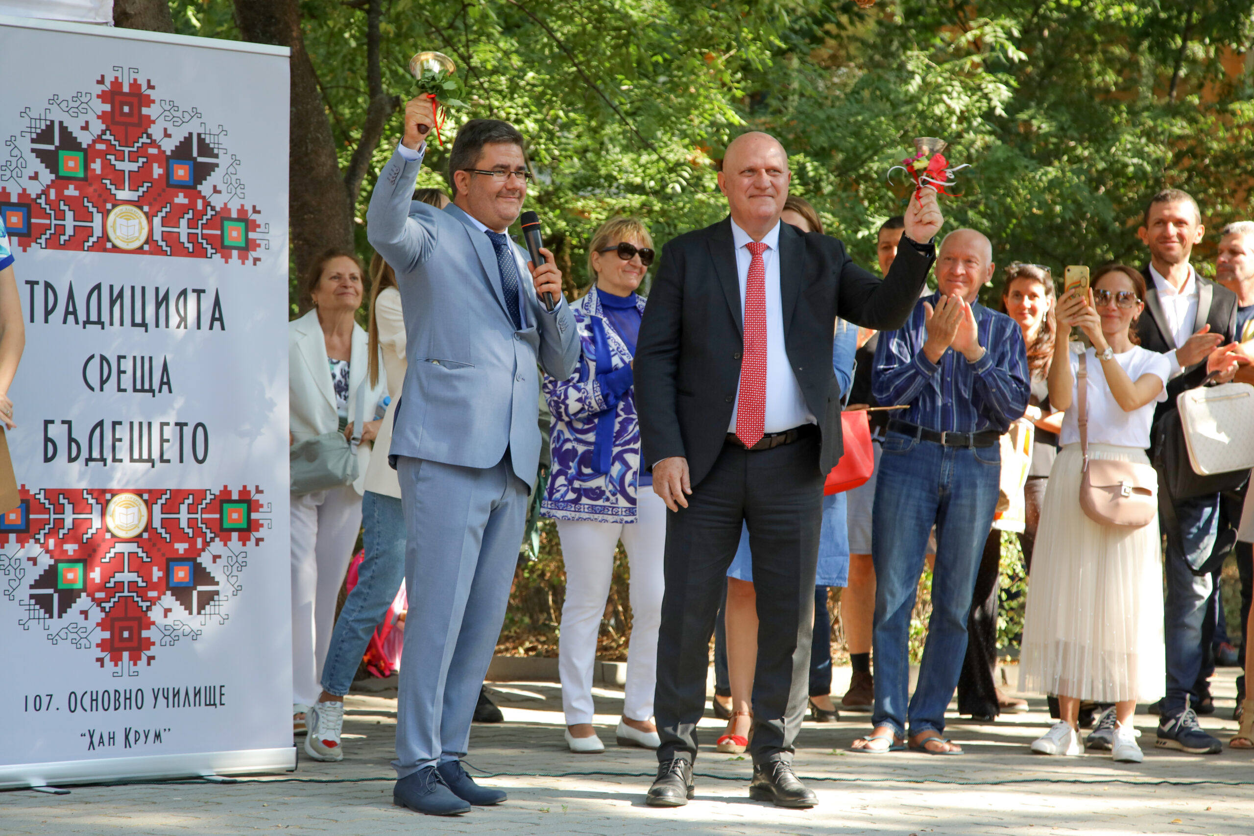 Министърът на образованието и науката проф. Галин Цоков откри 90-тата учебна година в обновеното 107. ОУ „Хан Крум“ – София