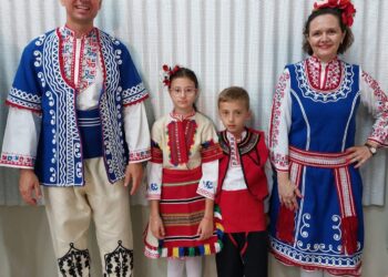 Учителят гради мостове от всяка точка на света