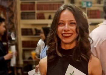 Българска студентка печели конкурс по оптометрия