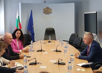 Всеки ученик с безплатен офис пакет на до 5 устройства