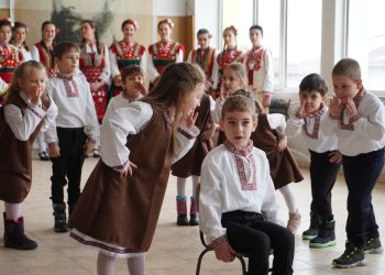 Разложката професионалната гимназия „Никола Стойчев“ отпразнува 55 години