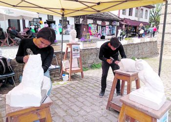 Да вдъхнеш  живот на камъка