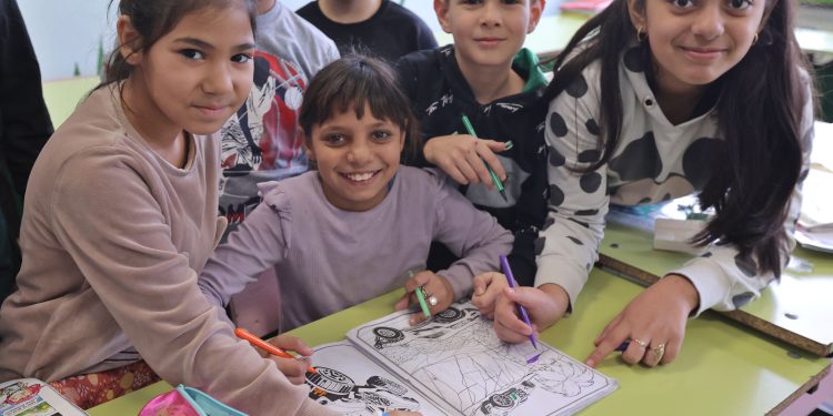 Екипът на 94. СУ работи активно, за да даде шанс на децата от столичния кв. „Христо Ботев“