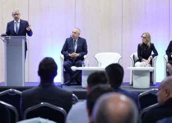 Премиерът: Заради фрагментирана система на висшето образование пропускаме възможности