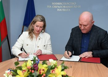 МОН и УНИЦЕФ с обща подкрепа за ученици и учители