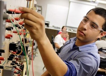 Нов Списък на професиите утвърждава МОН