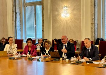 Дебат за новите учебни програми