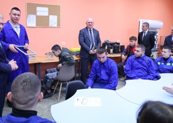 Премиерът Николай Денков: Кадрите са изключително важни, за да развиваме ядрената енергетика