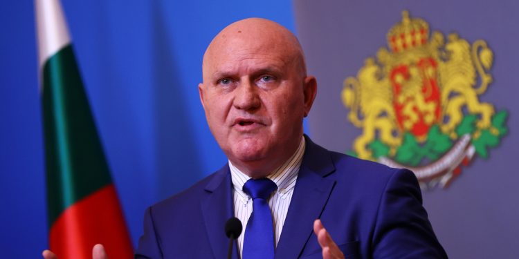 Министър Галин Цоков разговаря с новоизбрани директори