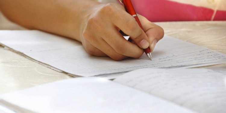 МОН публикува теста и верните отговори от НВО по математика в VII клас