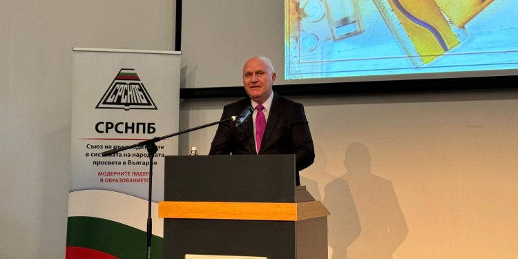 В 254 училища учебната година започна с новоизбрани директори