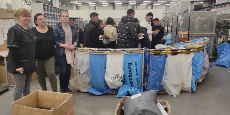 Как Пощите се грижат за писмата и пратките