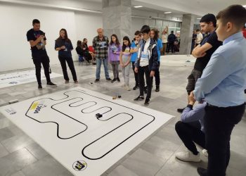 Ученици от Кюстендил са безапелационни победители в Националното състезание по роботика
