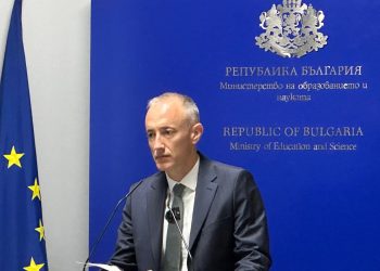 Министър Красимир Вълчев:  Предлагаме въвеждане на час по добро