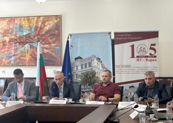 МОН представя концепцията за новите изпити в VII и X клас