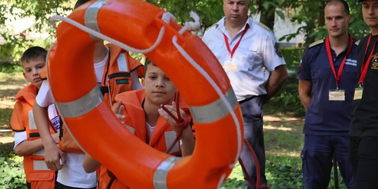 Млади спасители в действие