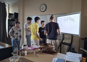 Най-добрите астрономи с интензивен лагер