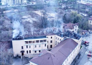 „Тревненска школа“ още чака покрив