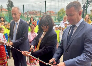 Министър Красимир Вълчев откри разширението на ОУ „Митрополит Авксентий Велешки“ в Самоков