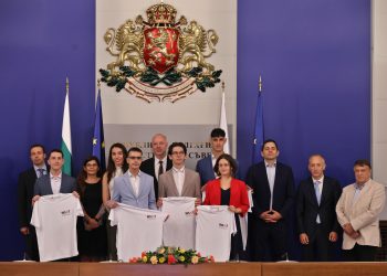 Шестима младежи са част от втория випуск на стипендиантската програма на INSAIT