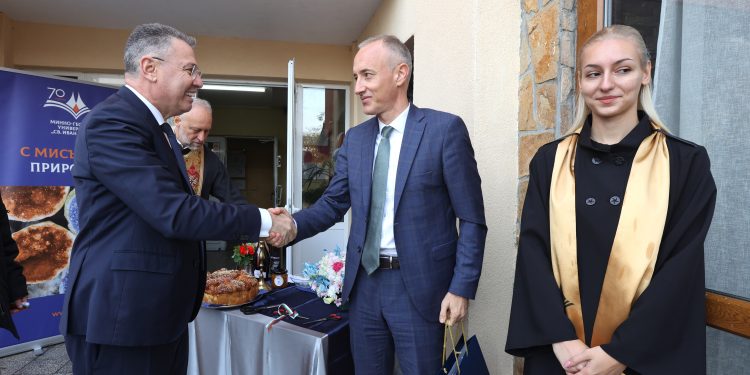 Министър Вълчев откри обновени общежития за над 1200 бъдещи инженери и спортисти в София