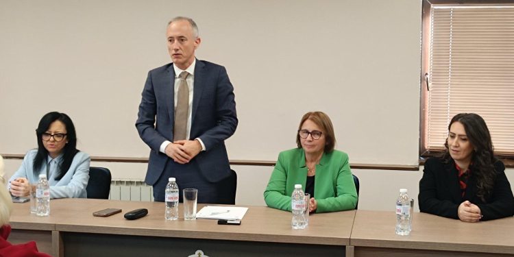 Министър Красимир Вълчев: Работата на медиаторите е изключително ценна за образованието и реализацията на децата