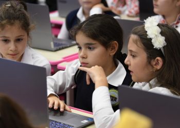 Снимка на броя: На гости в света на науката