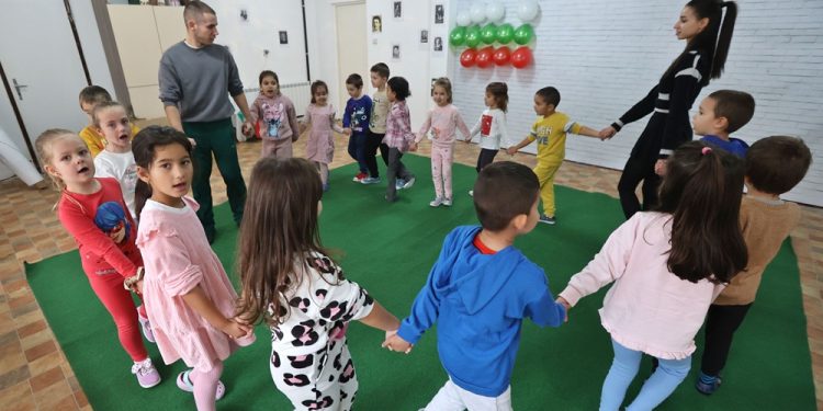 Добрият педагог се грижи за всяко дете като за свое! Това е правилото, което прилага екипът на 94. ДГ „Детски свят“ в Бухово