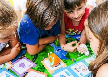 Организират безплатни пробни уроци по роботика за деца във Варна